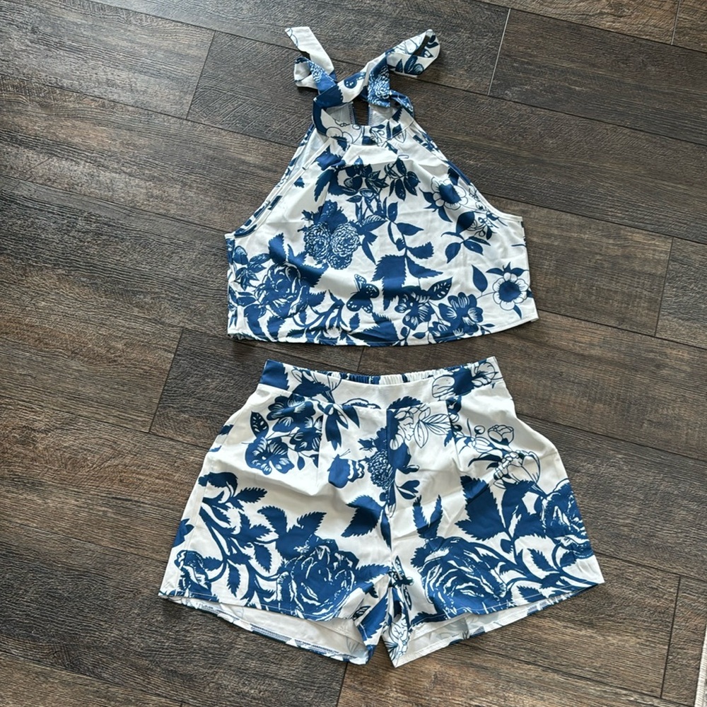 Cute‎ set - shorts and top